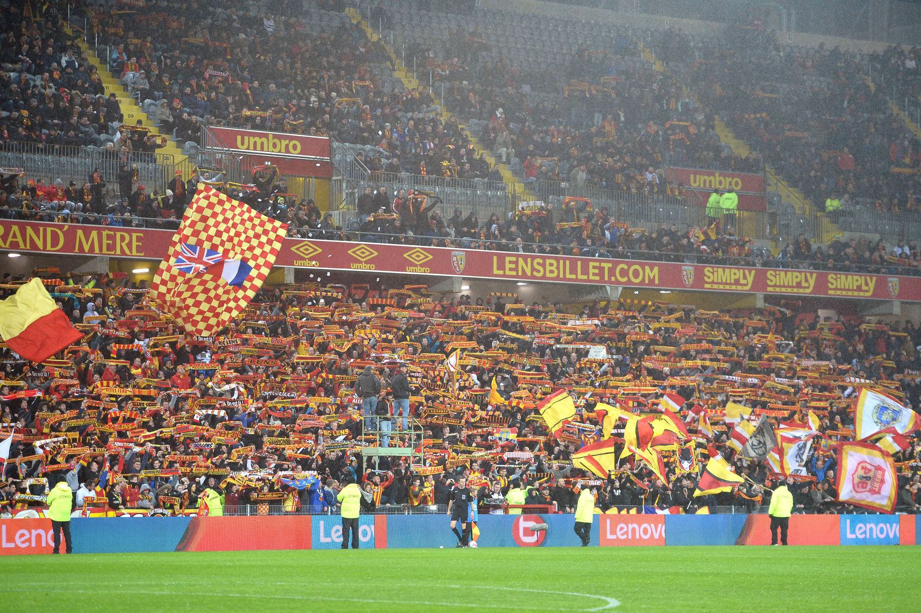FOOTBALL : Lens vs Nimes - Ligue 2 - 30/11/2015